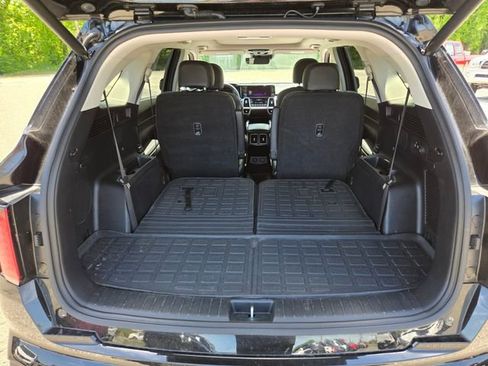 Used 2023 Kia Sorento EX w/ Panoramic Sunroof Package AWD/4WD image 17