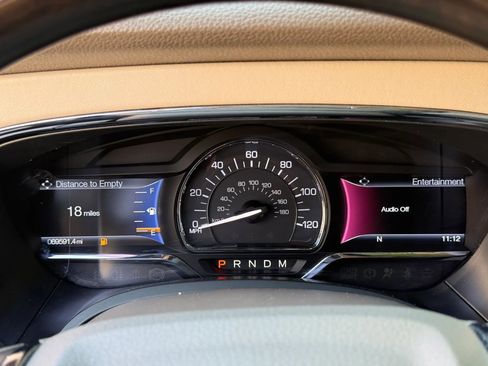 Used 2017 Lincoln Navigator L Select image 17