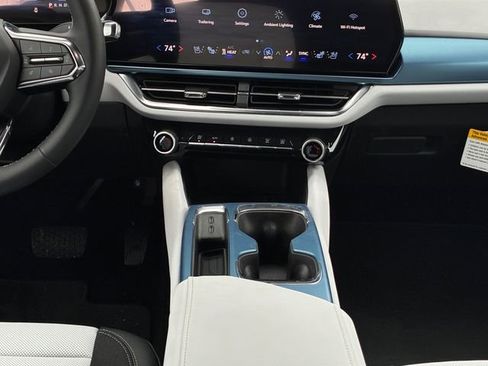 New 2026 Chevrolet Equinox EV LT image 20