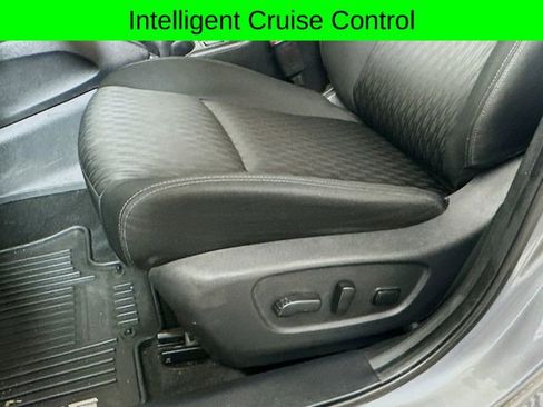 Used 2018 Nissan Rogue SV w/ Premium Package image 21