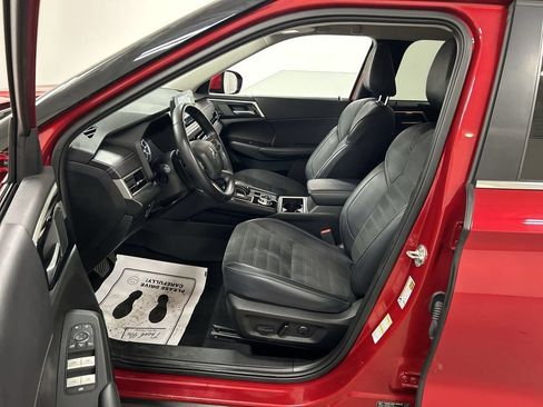 Used 2024 Mitsubishi Outlander SE AWD/4WD image 9