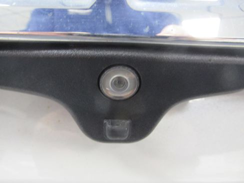 Certified 2018 Ford Explorer XLT w/ Equipment Group 202A image 22