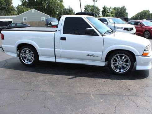 Used 2000 Chevrolet S10 Pickup Xtreme w/ Preferred Equipment Group RWD image 11