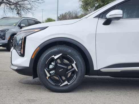 New 2026 Kia Sportage EX FWD image 7