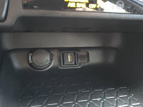 Used 2021 Toyota RAV4 LE image 16