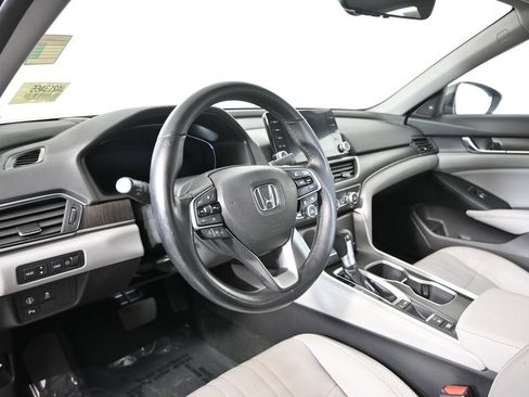 Used 2018 Honda Accord Touring image 23