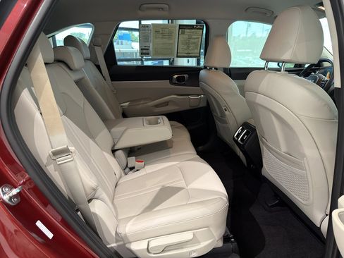 Certified 2025 Kia Sorento S AWD/4WD image 19