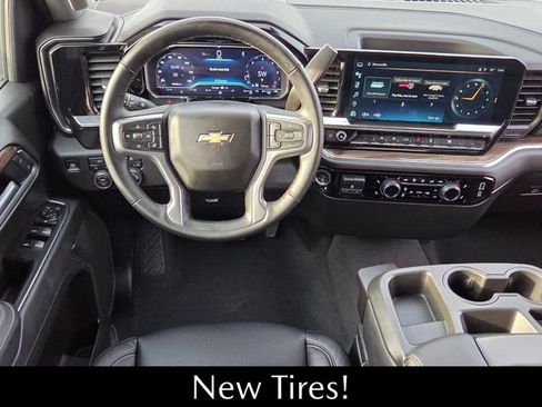Used 2025 Chevrolet Silverado 1500 LT image 7