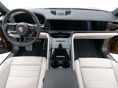 Used 2024 Porsche Panamera 4 image 11