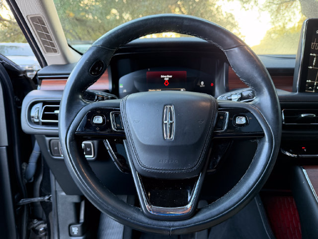 Used 2023 Lincoln Aviator Reserve w/ Equipment Group 201A RWD image 10
