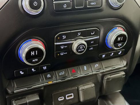 Used 2019 GMC Sierra 1500 SLT w/ SLT Premium Package image 16