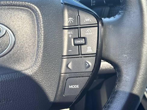 Used 2024 Toyota bZ4X FWD image 27