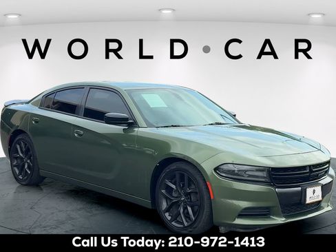 Used 2020 Dodge Charger SXT w/ Blacktop Package RWD image 1