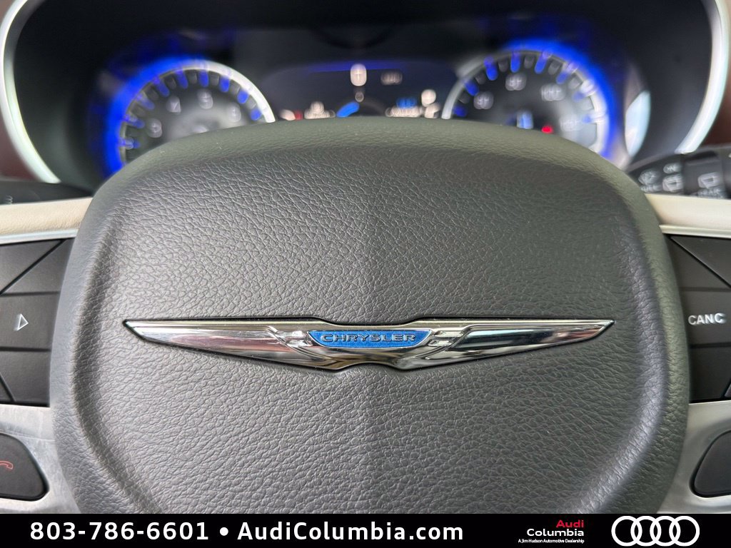 Used 2020 Chrysler Pacifica Limited FWD image 27