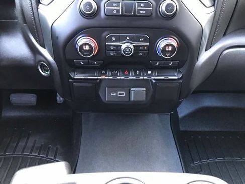 Used 2021 Chevrolet Silverado 1500 LT AWD/4WD image 15