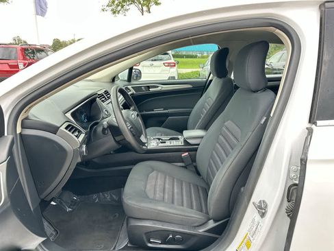 Used 2018 Ford Fusion SE image 21