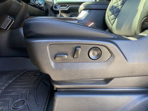 Used 2023 GMC Sierra 1500 Elevation image 21