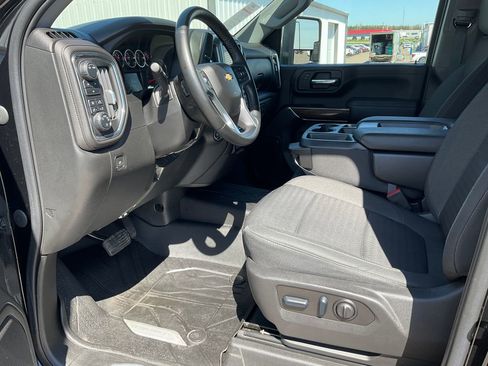 Used 2023 Chevrolet Silverado 2500 LT w/ Convenience Package image 2