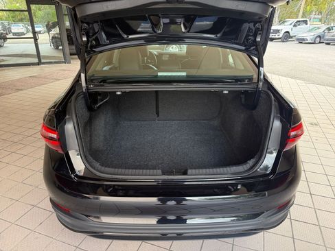 Used 2025 Volkswagen Jetta SE image 24