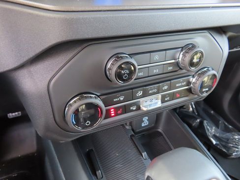 New 2025 Ford Bronco Big Bend image 13