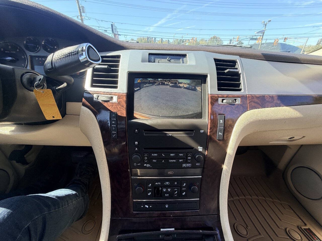 Used 2007 Cadillac Escalade 2WD w/ Information Package image 4