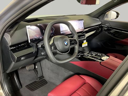 New 2026 BMW 530i xDrive w/ Premium Package AWD/4WD image 10