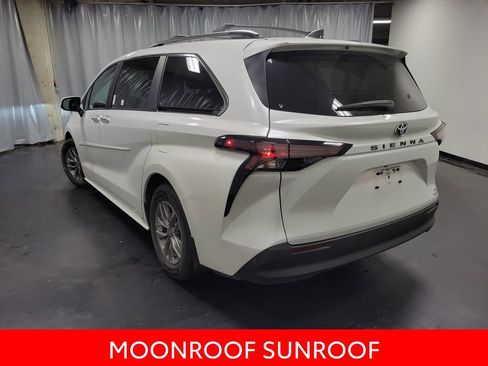 Used 2024 Toyota Sienna XLE w/ XLE Plus Package image 6