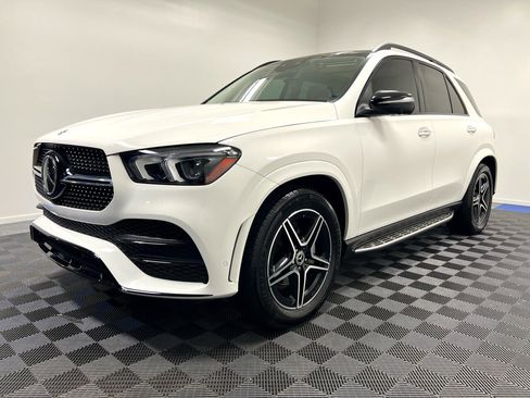 Used 2022 Mercedes-Benz GLE 350 4MATIC w/ AMG Line Exterior image 3