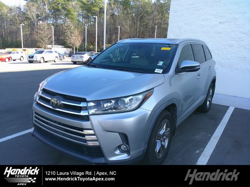 Used 2019 Toyota Highlander Limited Platinum image 1