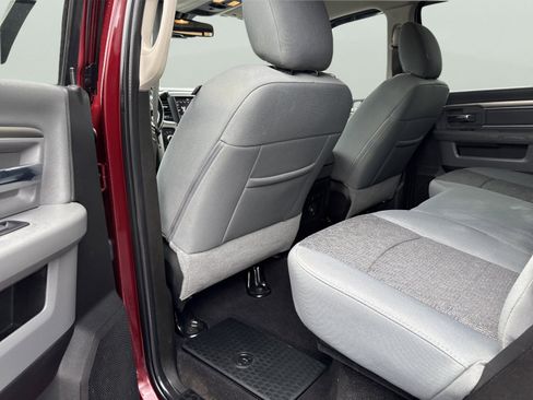 Used 2018 RAM 3500 SLT w/ Luxury Group AWD/4WD image 9