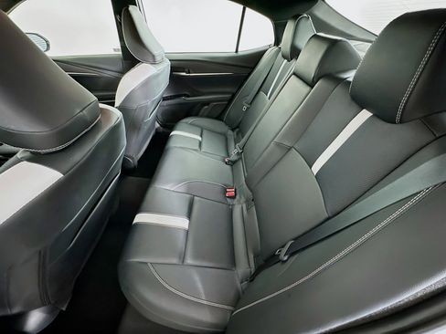 Used 2025 Toyota Camry SE image 28