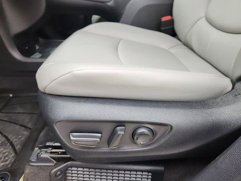 Used 2026 Toyota Sienna XLE image 17