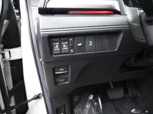 Used 2025 Honda Odyssey Sport-L image 22