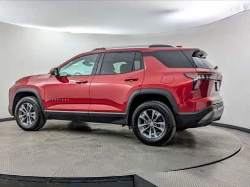 Used 2025 Chevrolet Equinox LT w/ Convenience Package II image 6