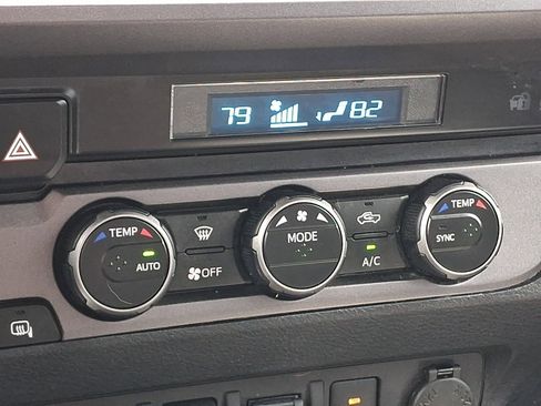 Used 2023 Toyota Tacoma TRD Off-Road image 14