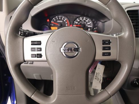 Used 2013 Nissan Frontier SV w/ SV Value Truck Pkg AWD/4WD image 3