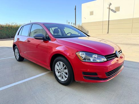 Used 2016 Volkswagen Golf S image 3
