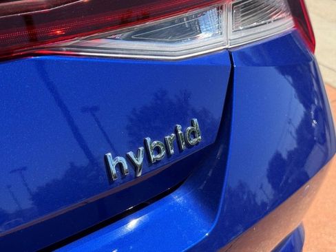 Used 2023 Hyundai Elantra Limited w/ Cargo Package FWD image 6