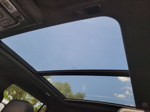 Used 2024 Chevrolet Tahoe High Country AWD/4WD image 29