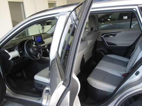 Used 2025 Toyota RAV4 XLE Premium image 14