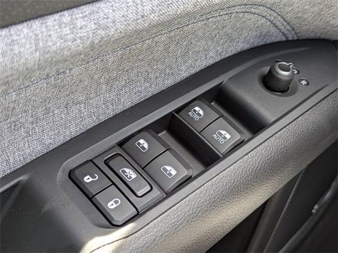 New 2025 Jeep Compass Latitude w/ Sun & Sound Group image 23