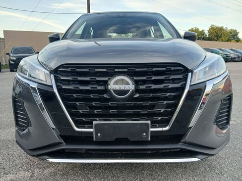 Used 2024 Nissan Kicks S FWD image 2