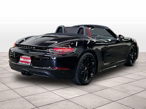Used 2024 Porsche 718 Boxster RWD image 16