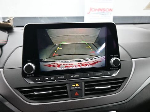 Used 2024 Nissan Altima 2.5 SR FWD image 15