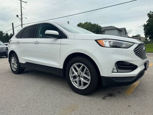 Used 2024 Ford Edge SEL w/ Convenience Package AWD/4WD image 3