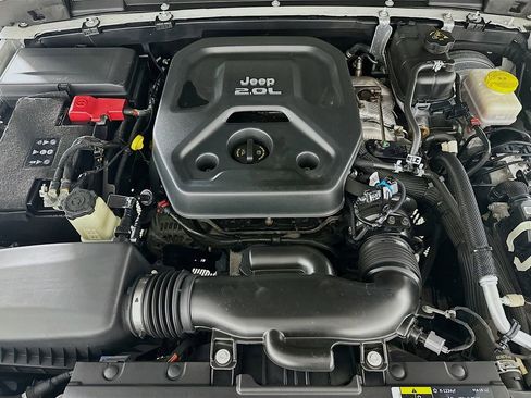 Used 2020 Jeep Wrangler Sport S image 31