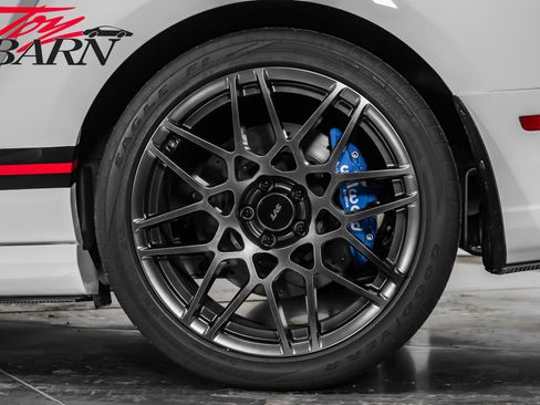 Used 2014 Ford Mustang Shelby GT500 image 21