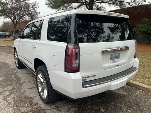 Used 2019 GMC Yukon Denali w/ Denali Ultimate Package image 3