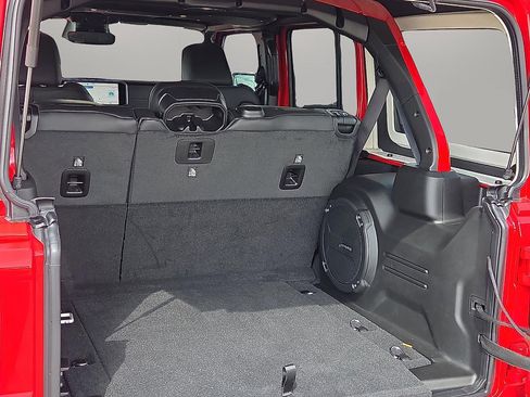 New 2026 Jeep Wrangler Unlimited Rubicon AWD/4WD image 8