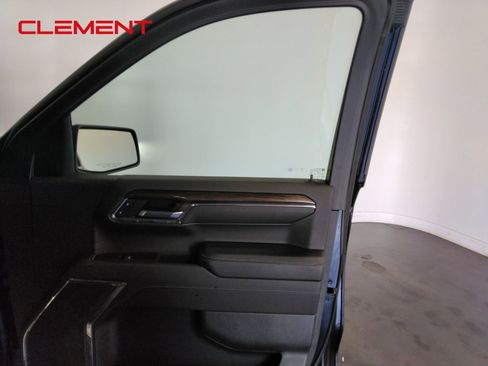 Used 2023 Chevrolet Silverado 1500 LT image 39